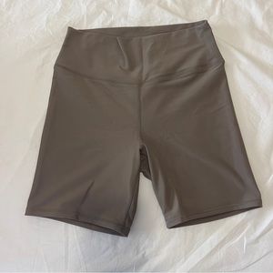 Abercrombie YPB Bike Shorts in Dark Taupe/Gray